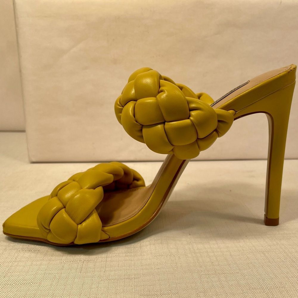 Steve Madden Mustard Yellow Braided Women's Sandals Size 7.5 - Picture 4 of 7